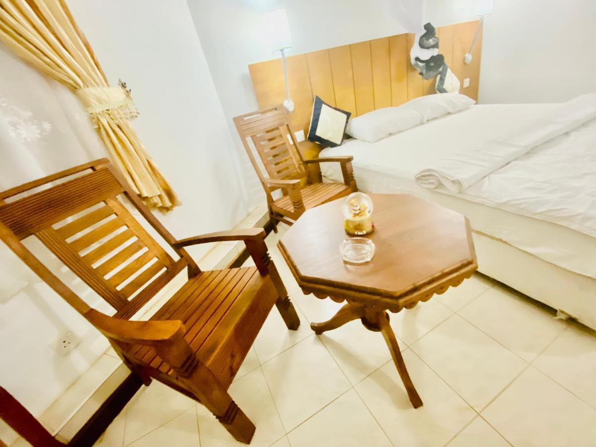 Hikka Paradise Guest House Хиккадува Экстерьер фото