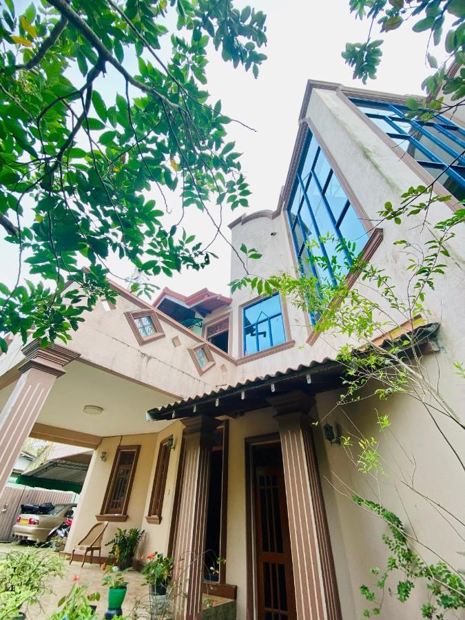Hikka Paradise Guest House Хиккадува Экстерьер фото